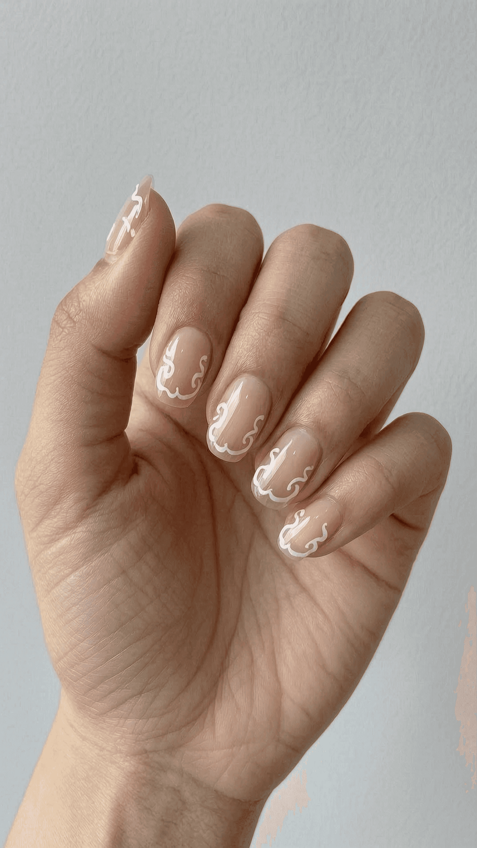 Minimalistic Summer Nail Inspo idea 8